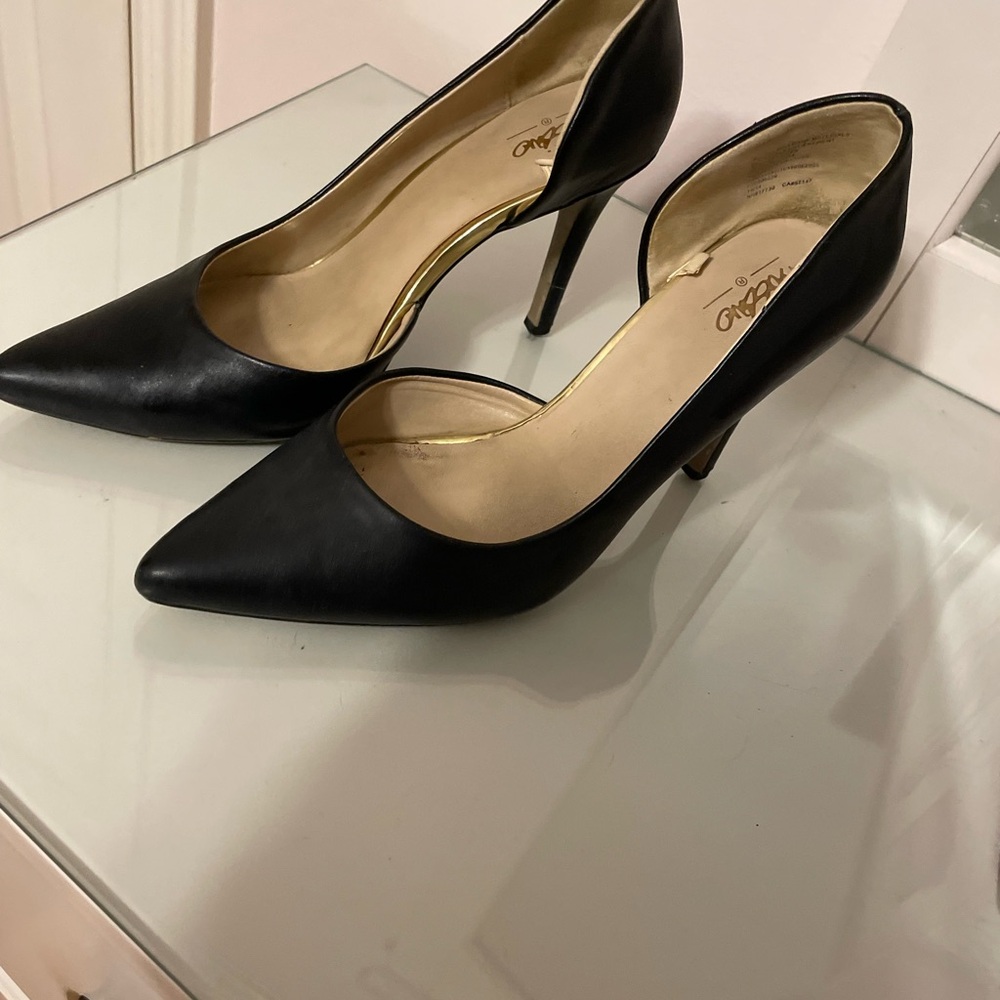 Mossimo Supply Co. Classic Black Heels